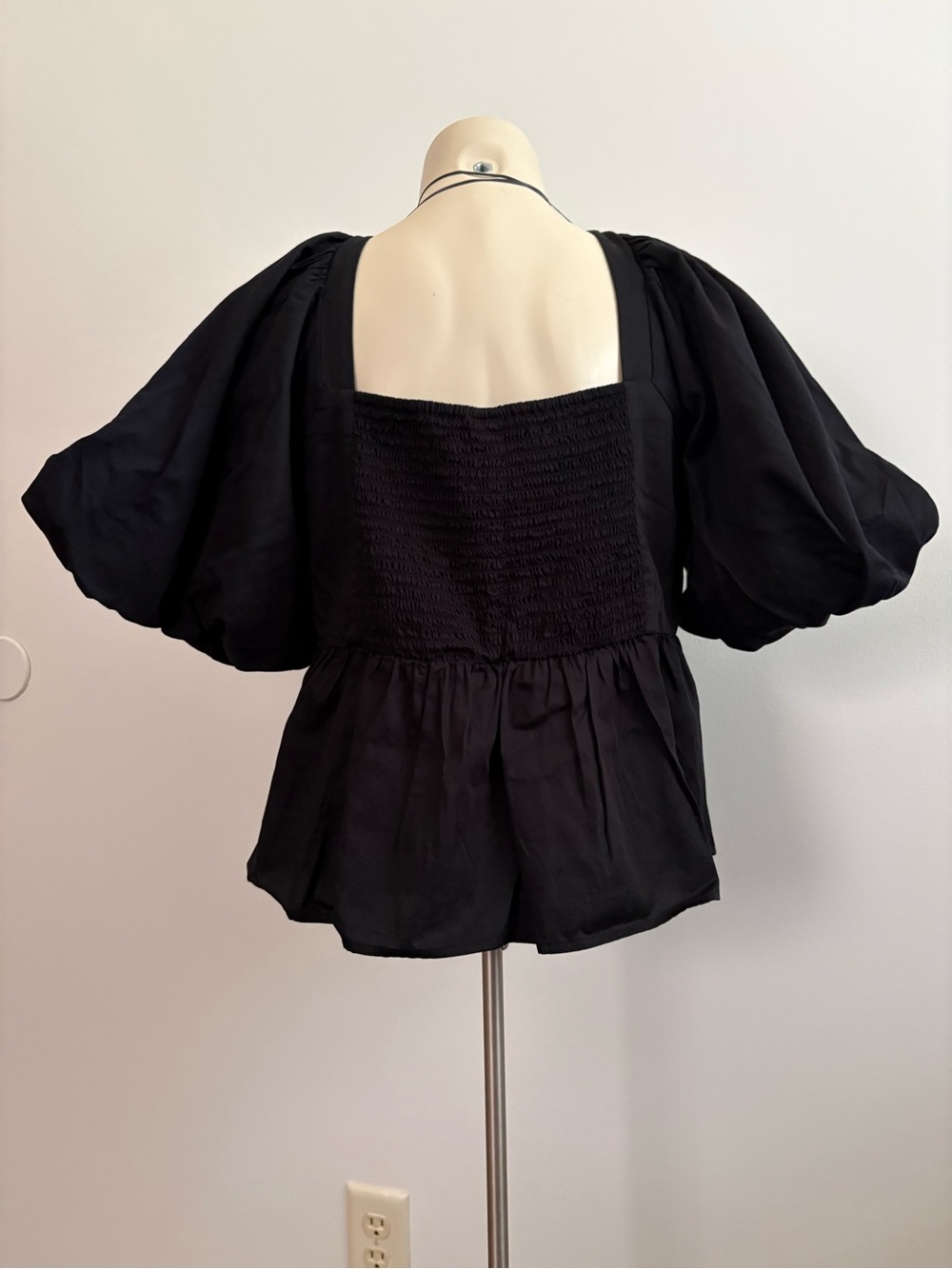 NWT Old Navy Black Puff Sleeve Poplin Peplum Top Size Large - Picture 4 of 13